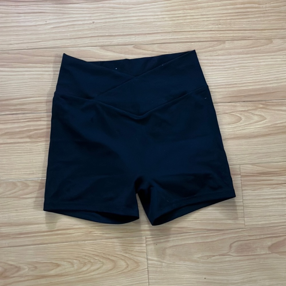 Til you collapse effortless black vortex shorts size S